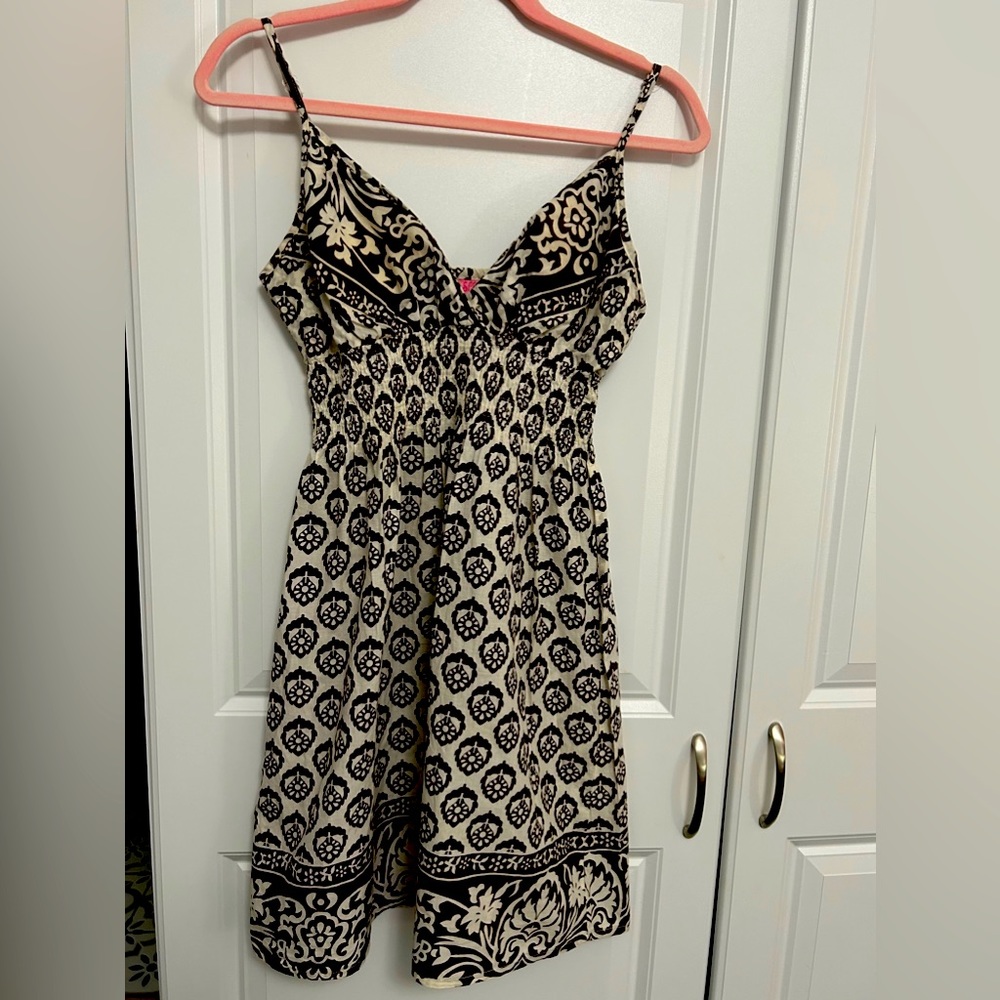 She’s cool Medium cotton dress. -Medium